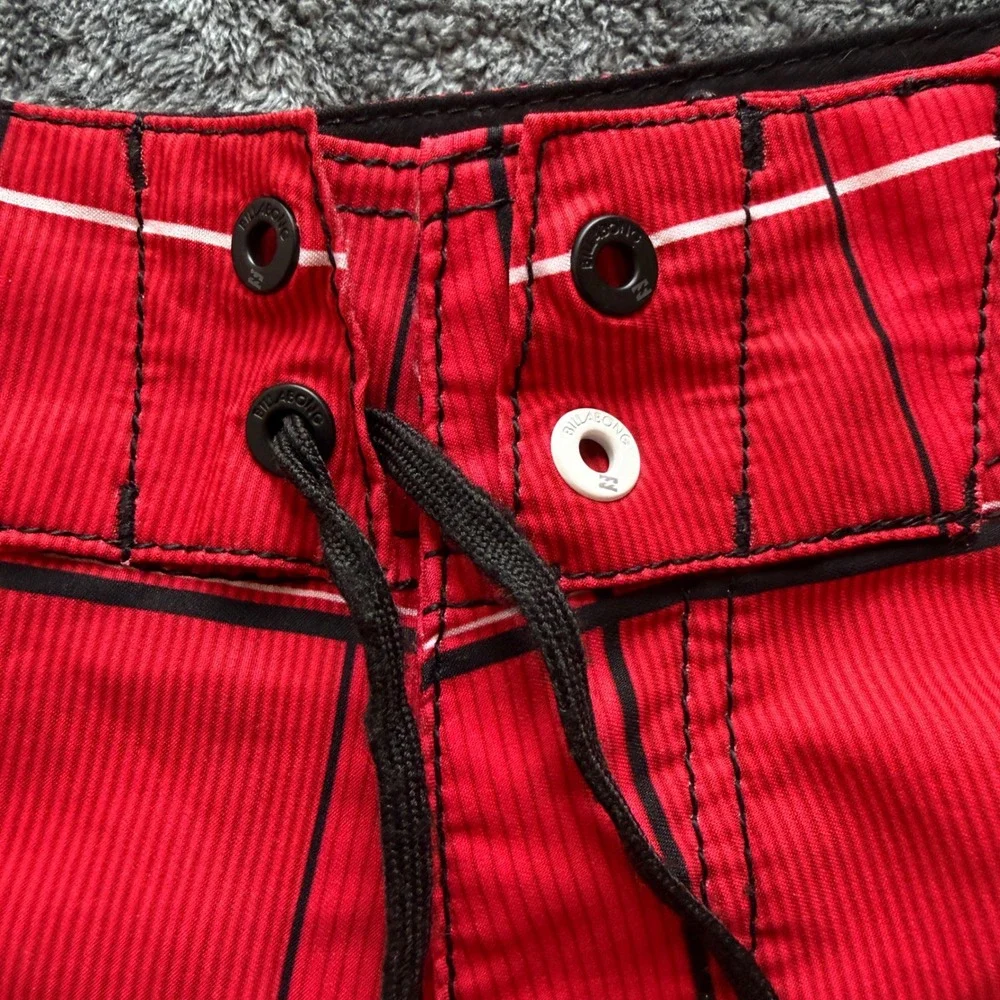 Billabong Platinum X PX3 Board Shorts Mens 36 Red Grid Recycler M1095RUS